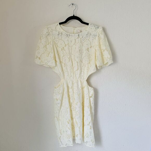 NWT WAYF Dress Plaza Mini Cutout Women M Ivory Lace Overlay Puff Bridal Wedding - Picture 2 of 12